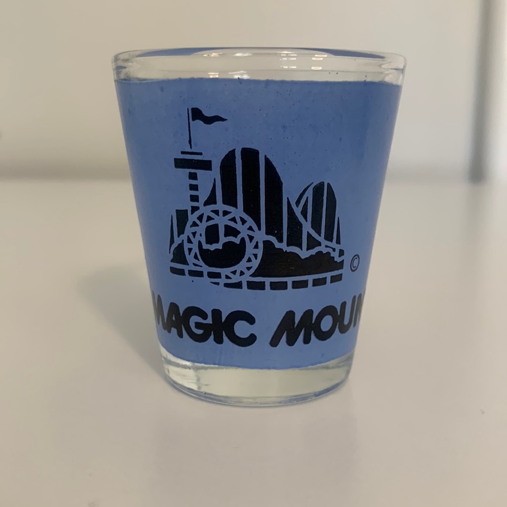 VTG 1970s Six Flags Magic Mountain shot glass